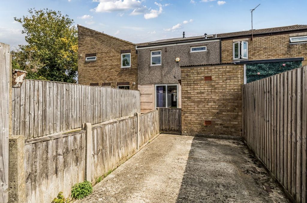 Property photo 3 of 15 13429441568A89c382c326