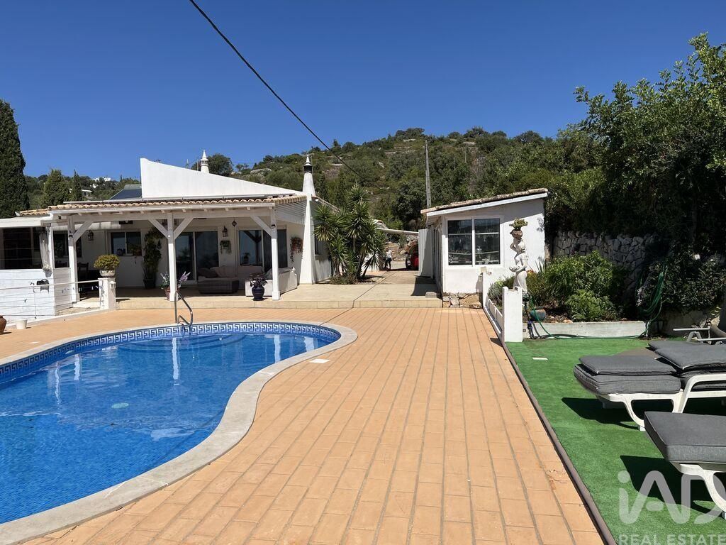 Property photo 2 of 37