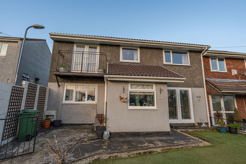 Property photo 1 of 40