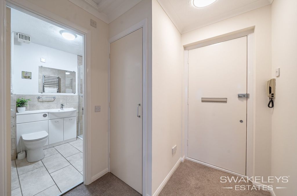 Property photo 3 of 20