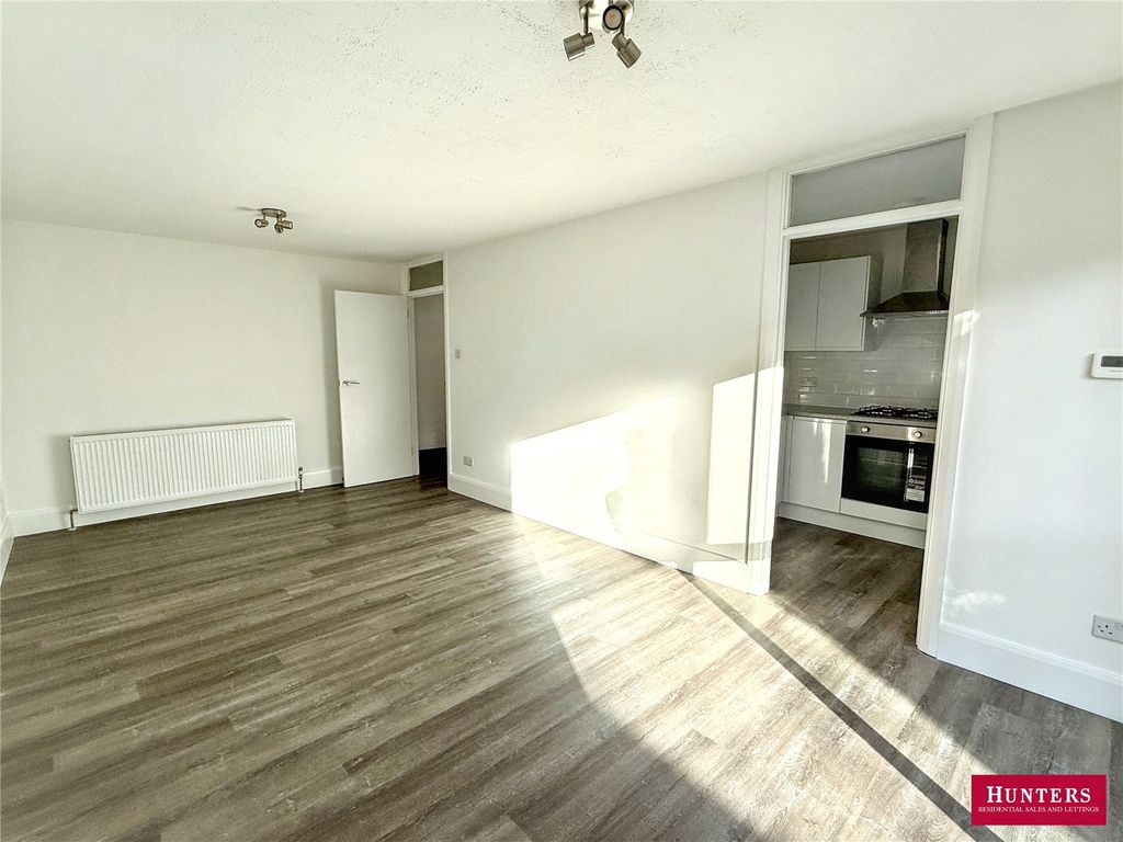 Property photo 2 of 11 Picture No. 06