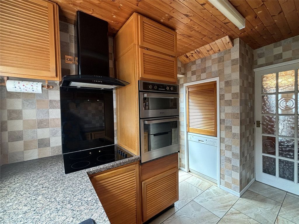 Property photo 2 of 39 Picture No. 82