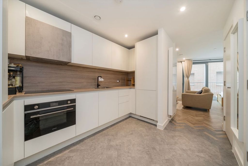 Property photo 2 of 6