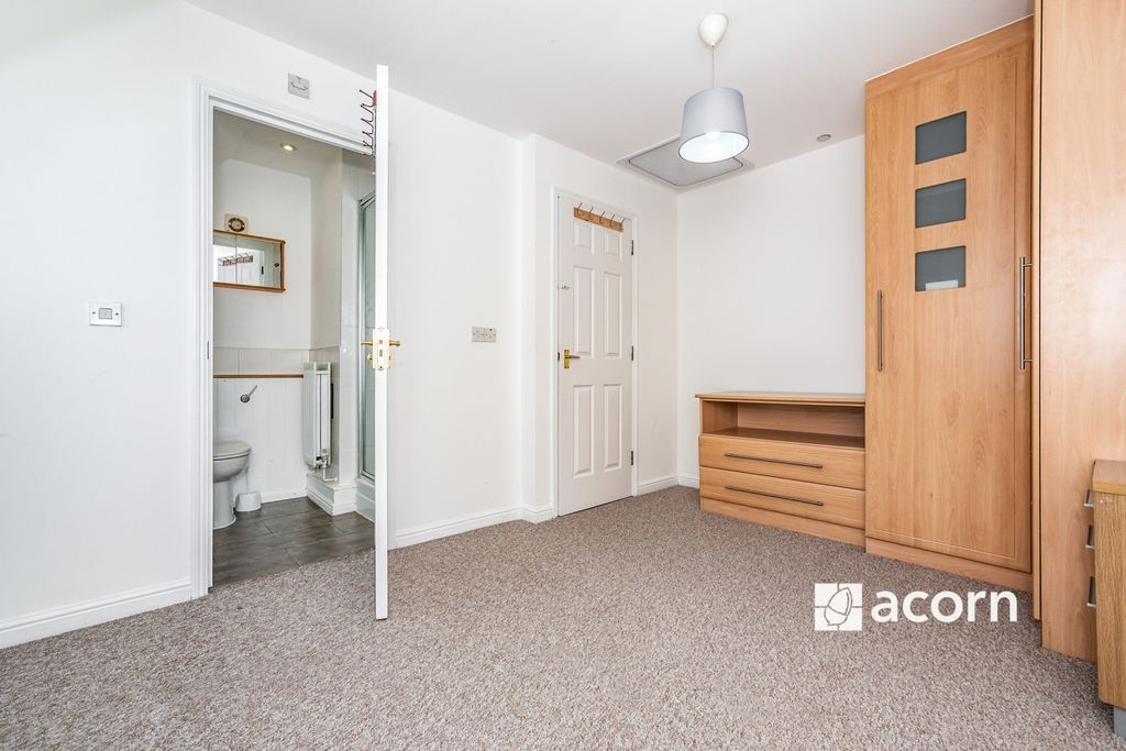 Property photo 3 of 10 Bedroom