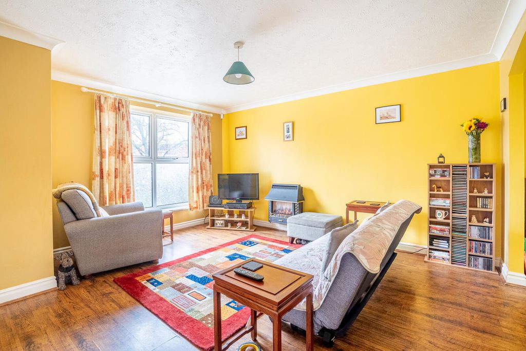 Property photo 2 of 14 Living Room