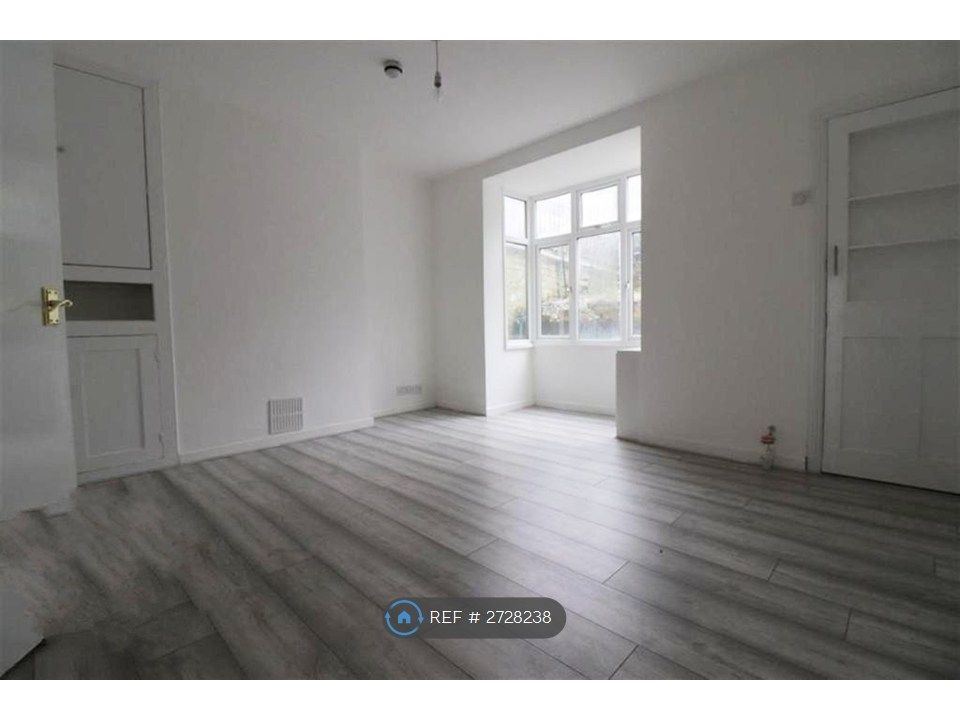 Property photo 2 of 3