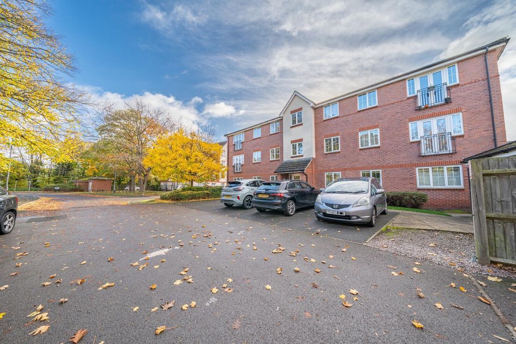 Property photo 1 of 15 Front (Exterior)