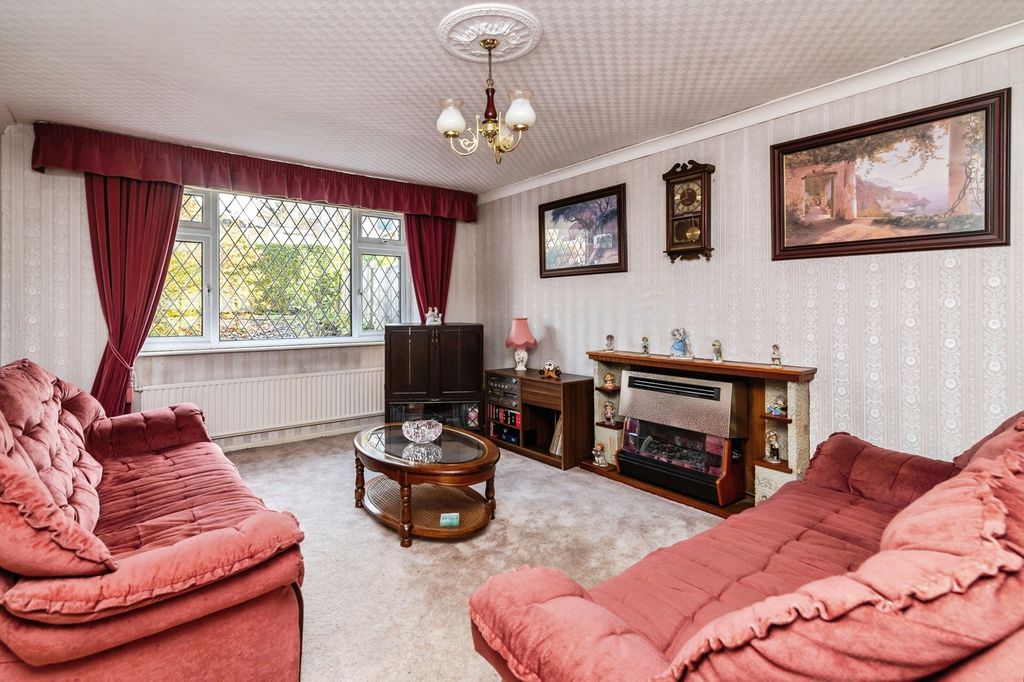 Property photo 2 of 17 Photo