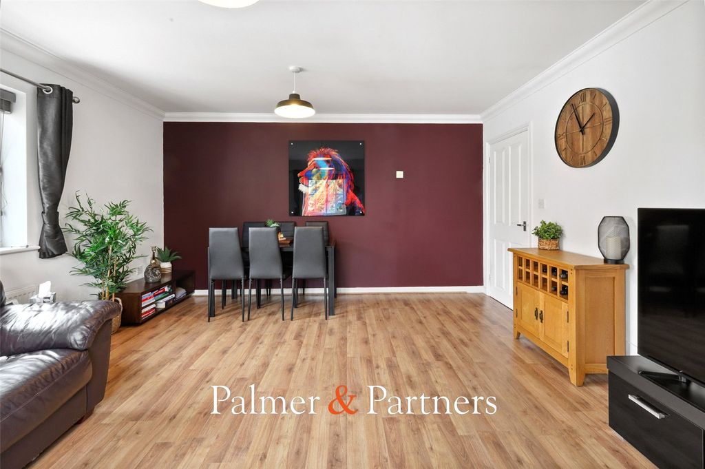 Property photo 3 of 15 Picture No. 04