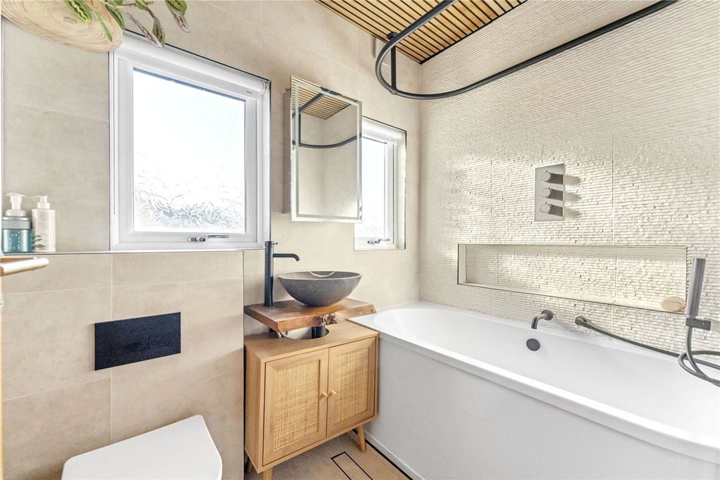 Property photo 3 of 14 Picture No. 12