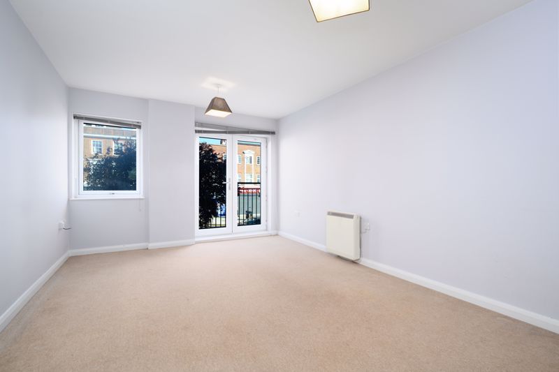 Property photo 3 of 7 Photo 6