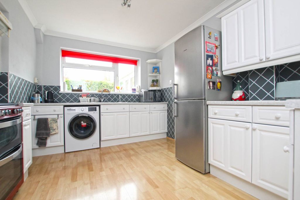 Property photo 3 of 20