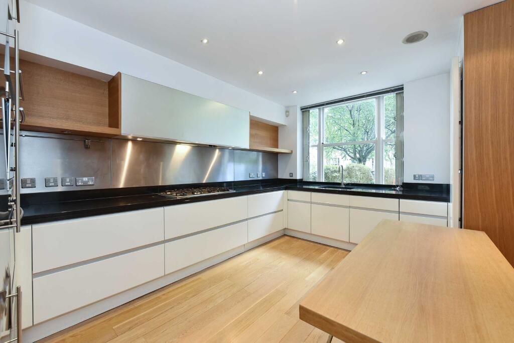 Property photo 2 of 14 Kitchen