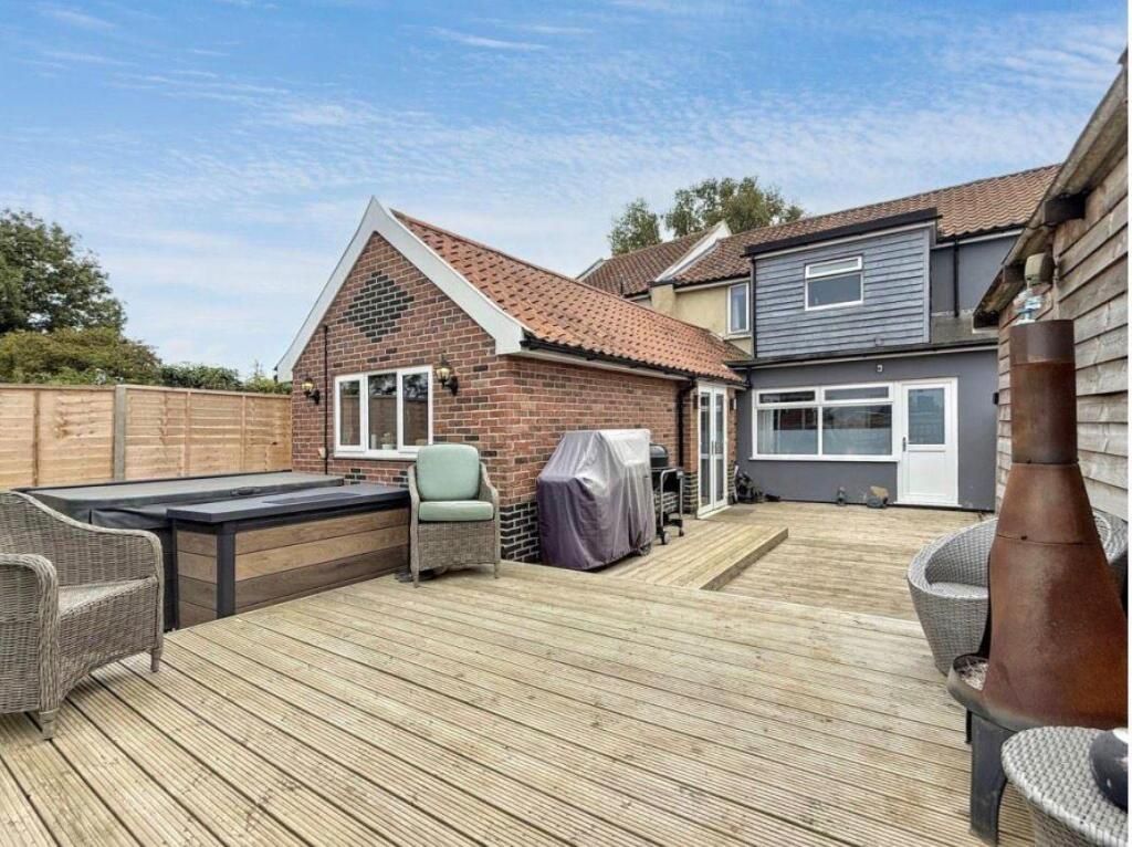 Property photo 2 of 24