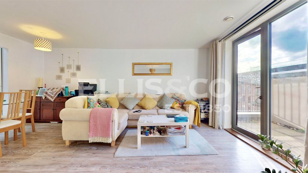 Property photo 1 of 20 Picture No. 12