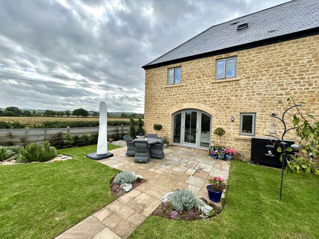 Property photo 1 of 34 Photo 14