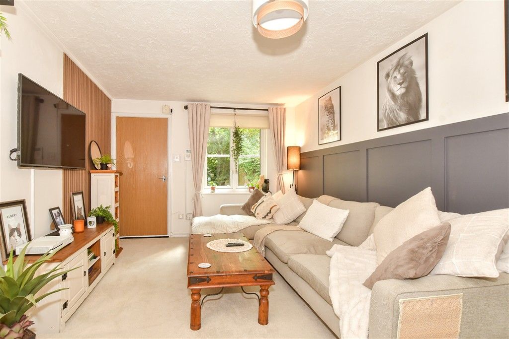 Property photo 1 of 8 Lounge/Dining Room