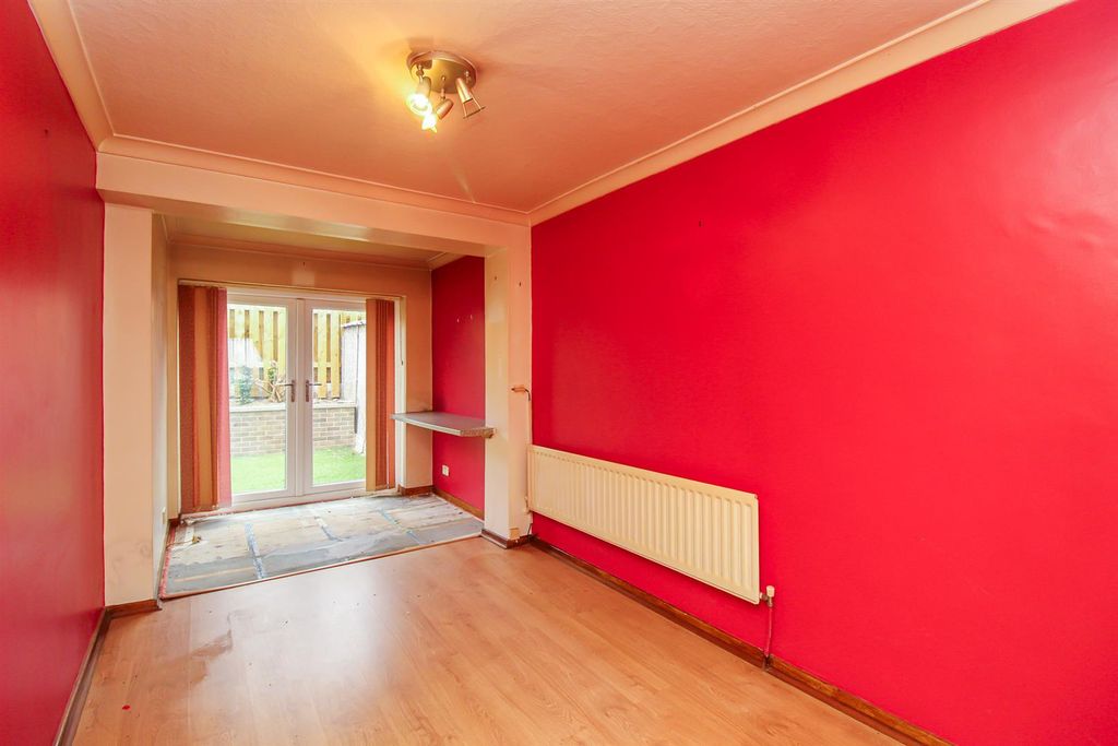 Property photo 3 of 11 Dining Room