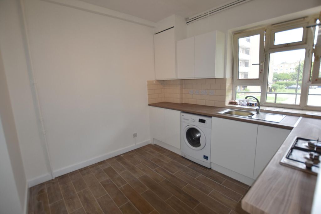 Property photo 1 of 9 Kitchen