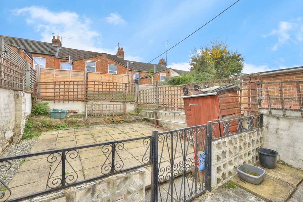 Property photo 3 of 14 Garden