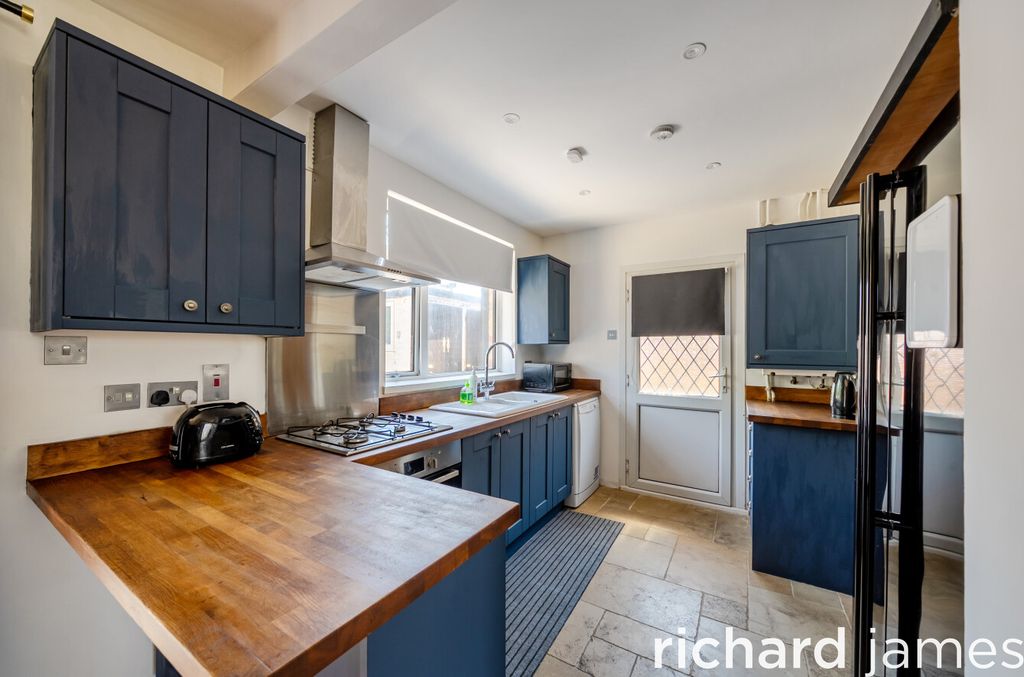 Property photo 3 of 24 12A9Da80c3924Afd87Dbd14c6745F3B9