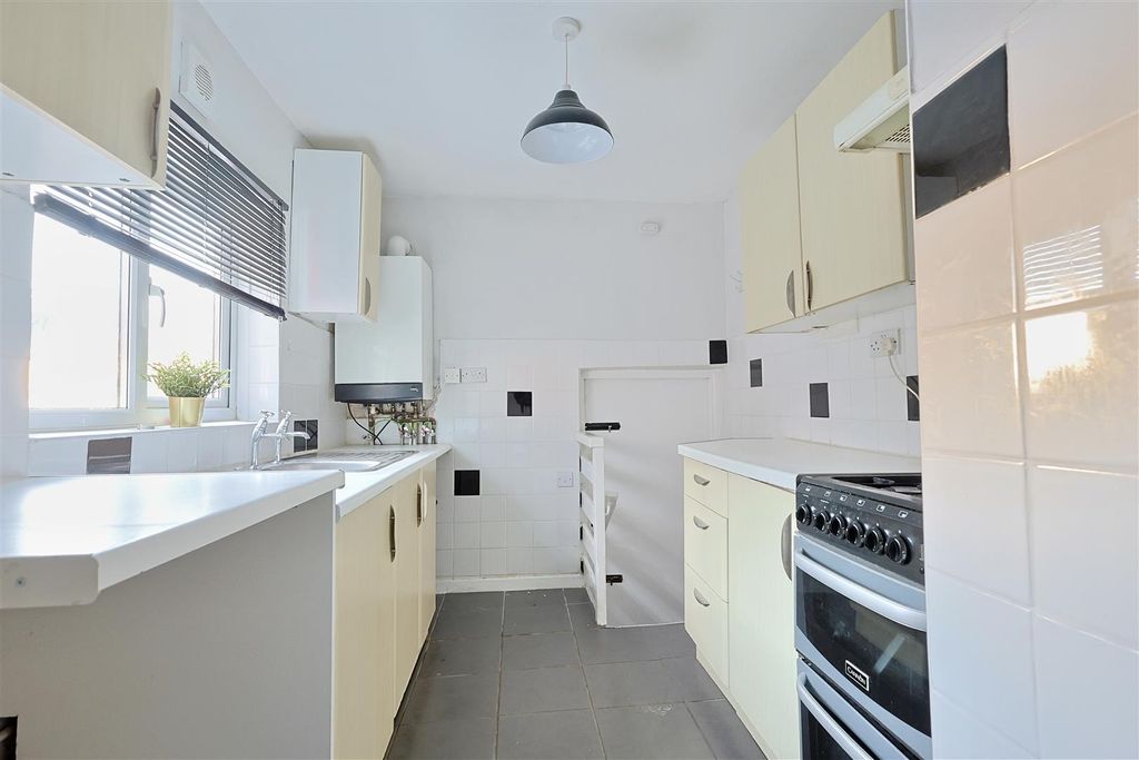 Property photo 2 of 8 255De131-D325-4022-909E-Efde2D31433D_1_201_A.Jpeg