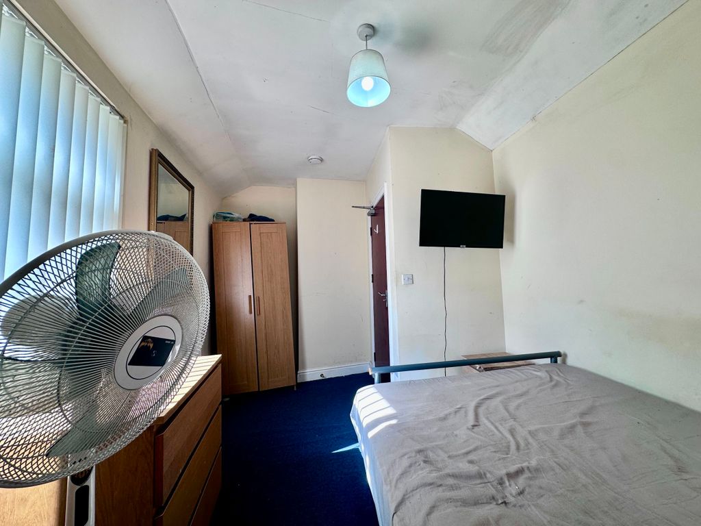 Property photo 2 of 3