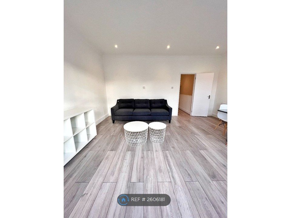 Property photo 3 of 35