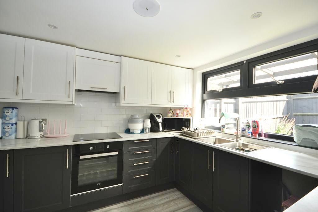 Property photo 3 of 17 Kitchen Dining Room