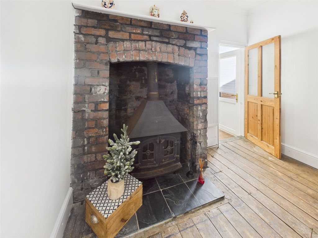 Property photo 3 of 28 Cam02295G0-Pr0357-Still006.Jpg