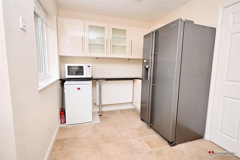 Property photo 3 of 19 Kitchen/ Breakfast Room