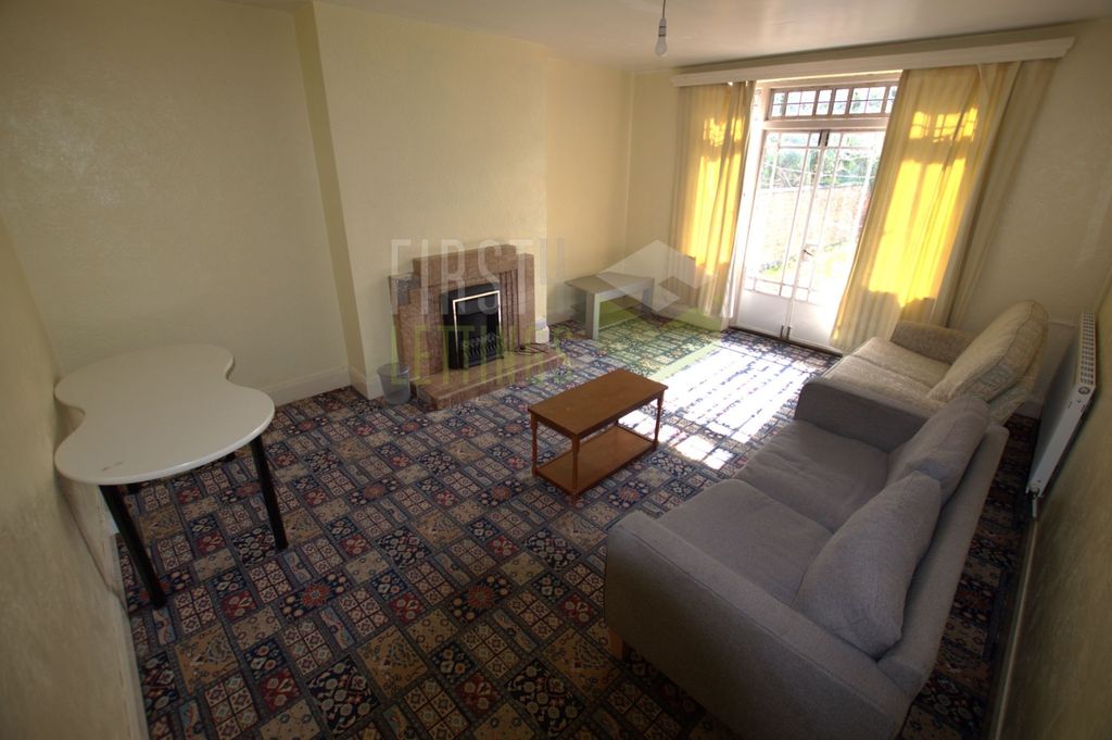 Property photo 1 of 13 Photo 5