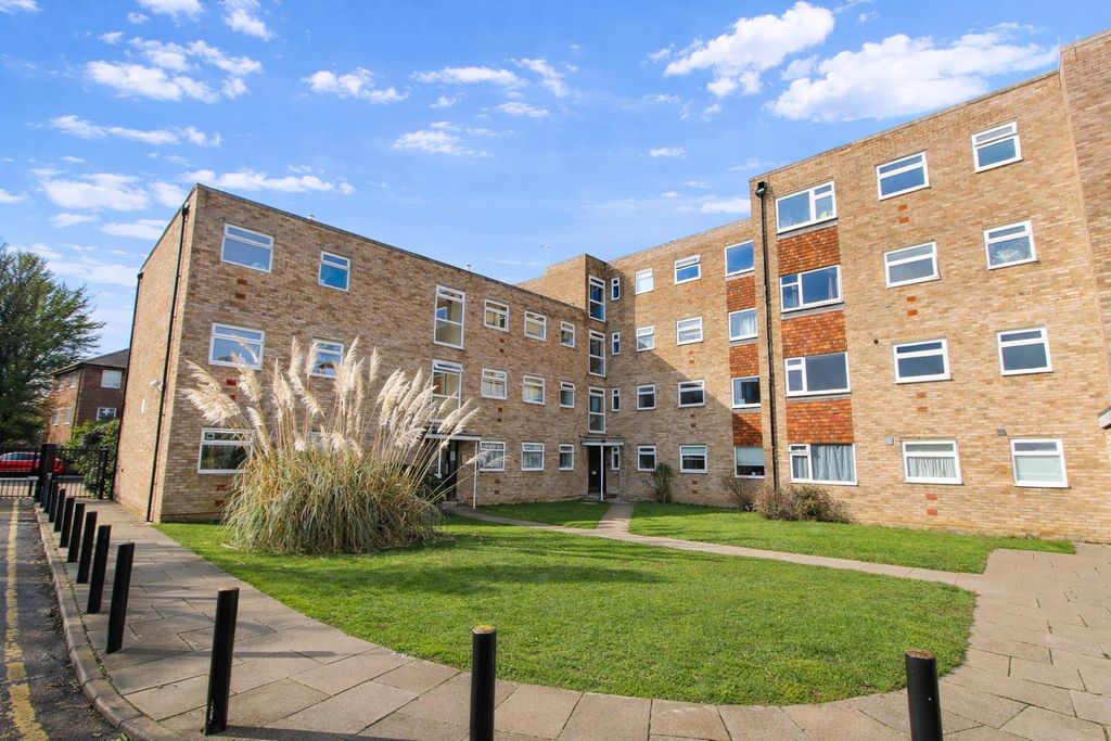 Property photo 1 of 17 Rear