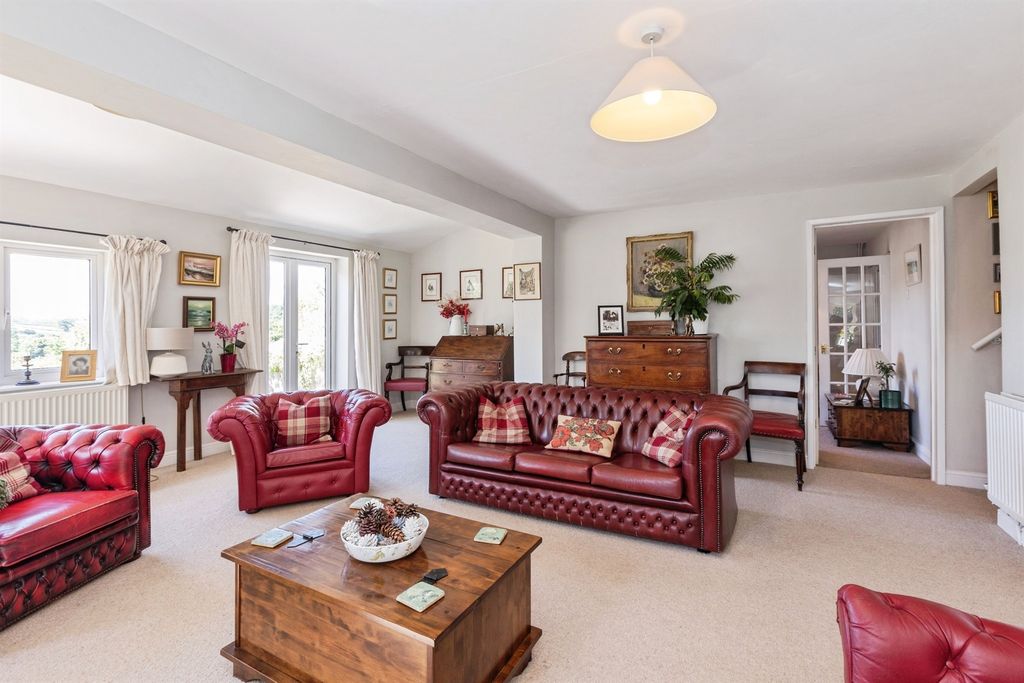 Property photo 2 of 30