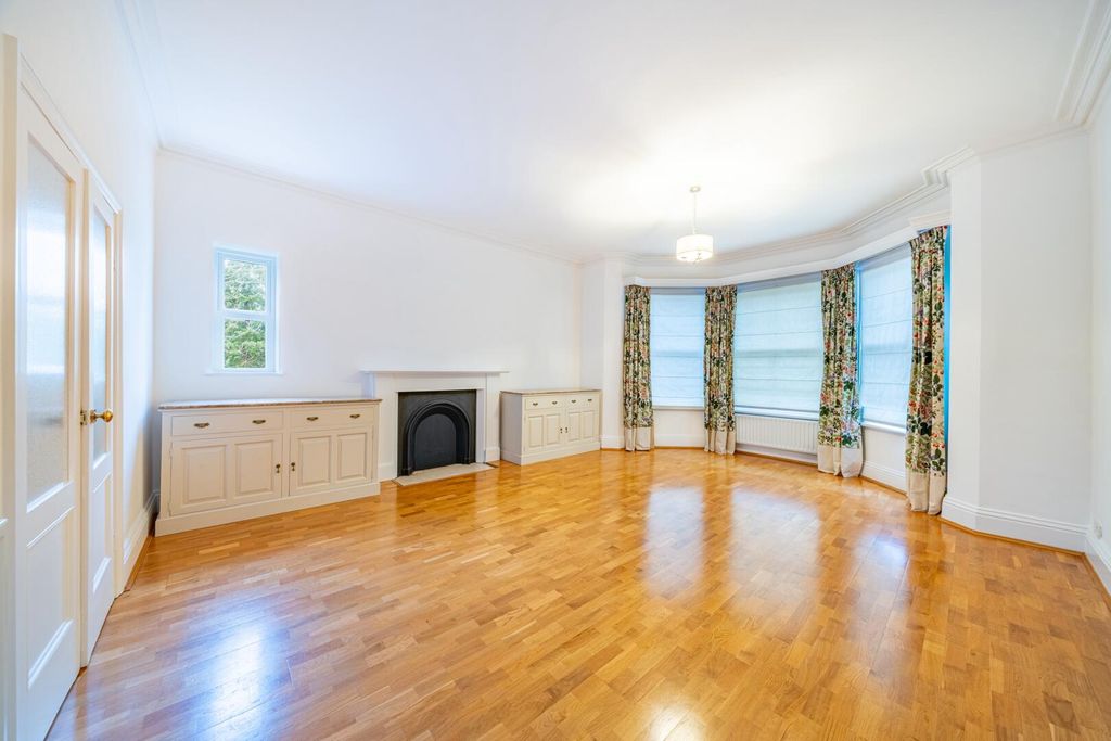Additional image 10 of 3 bed flat for saleLincoln Circus, The Park NG7
