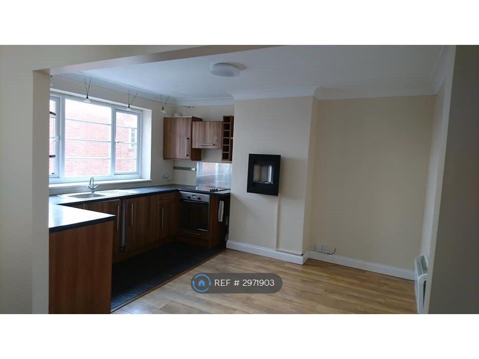 Property photo 1 of 7 Kitchen/Lounge