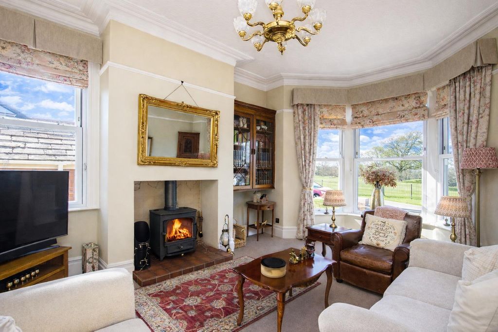 Property photo 3 of 41