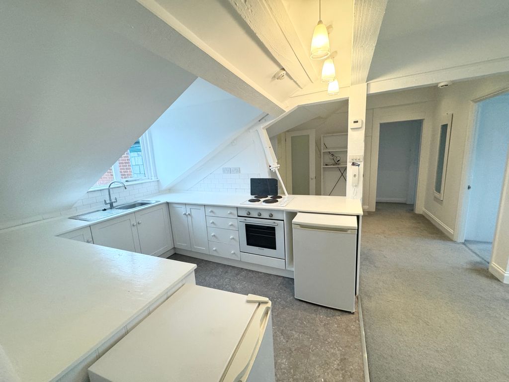 Property photo 1 of 17 Image00007