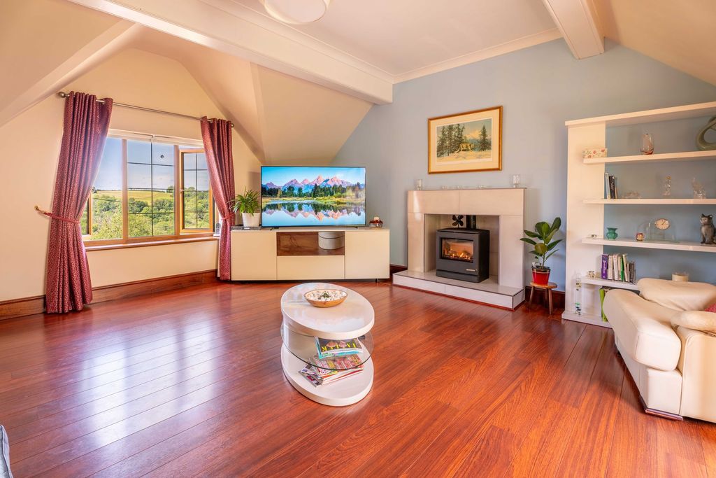Property photo 2 of 47