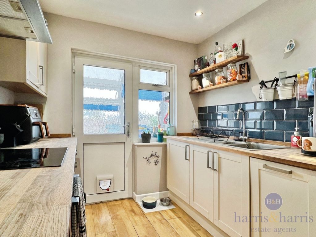 Property photo 3 of 16 Pbox-Img.Jpeg