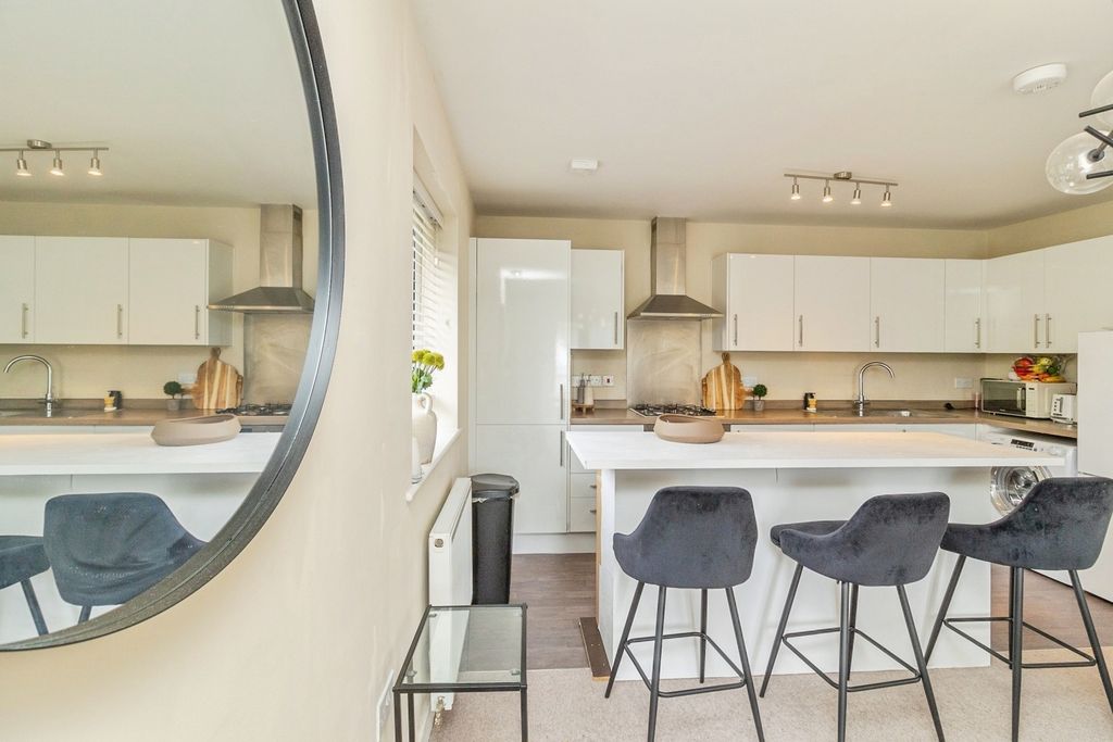 Property photo 2 of 19 Pbox-Img.Jpg