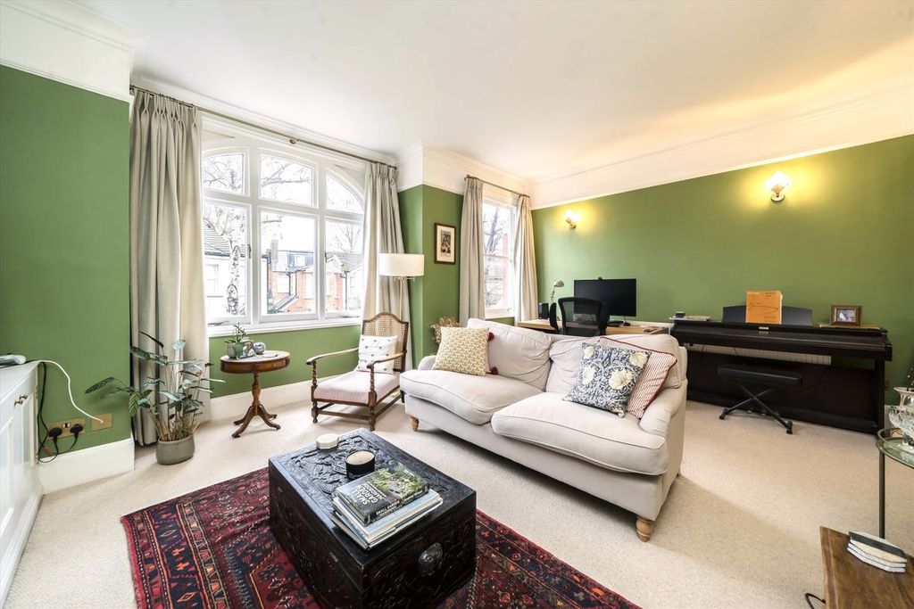 Property photo 2 of 8