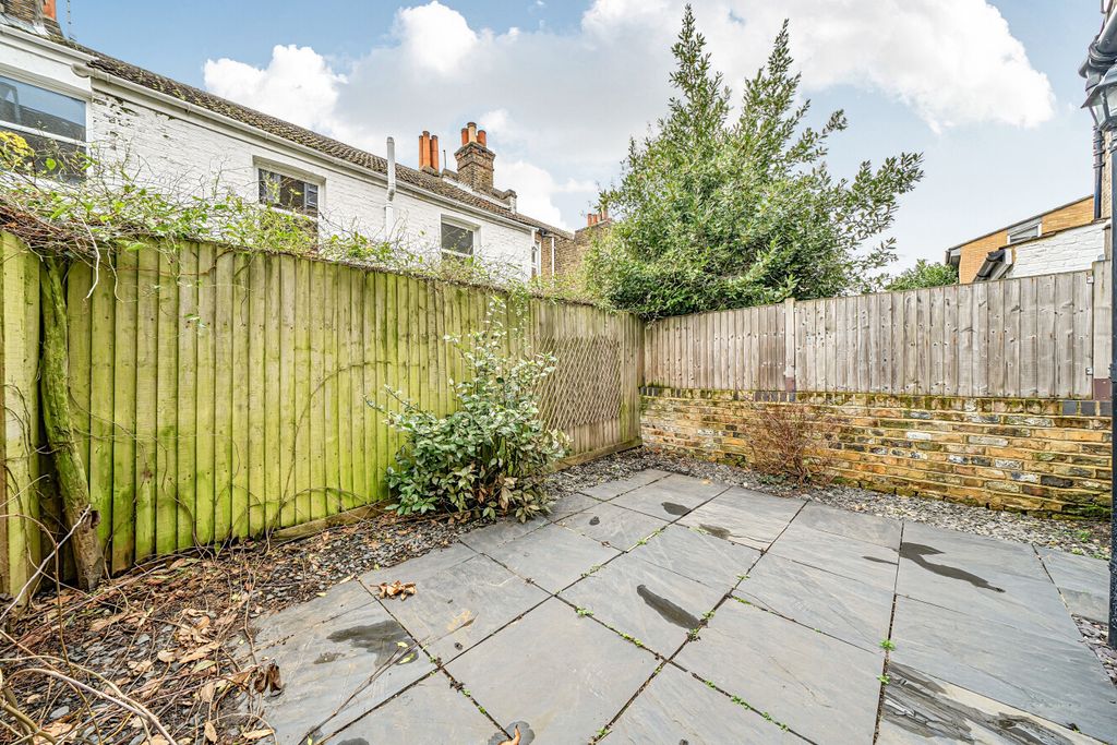 Property photo 2 of 17 1416826-9-69A1921...