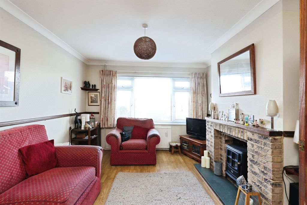 Property photo 3 of 16