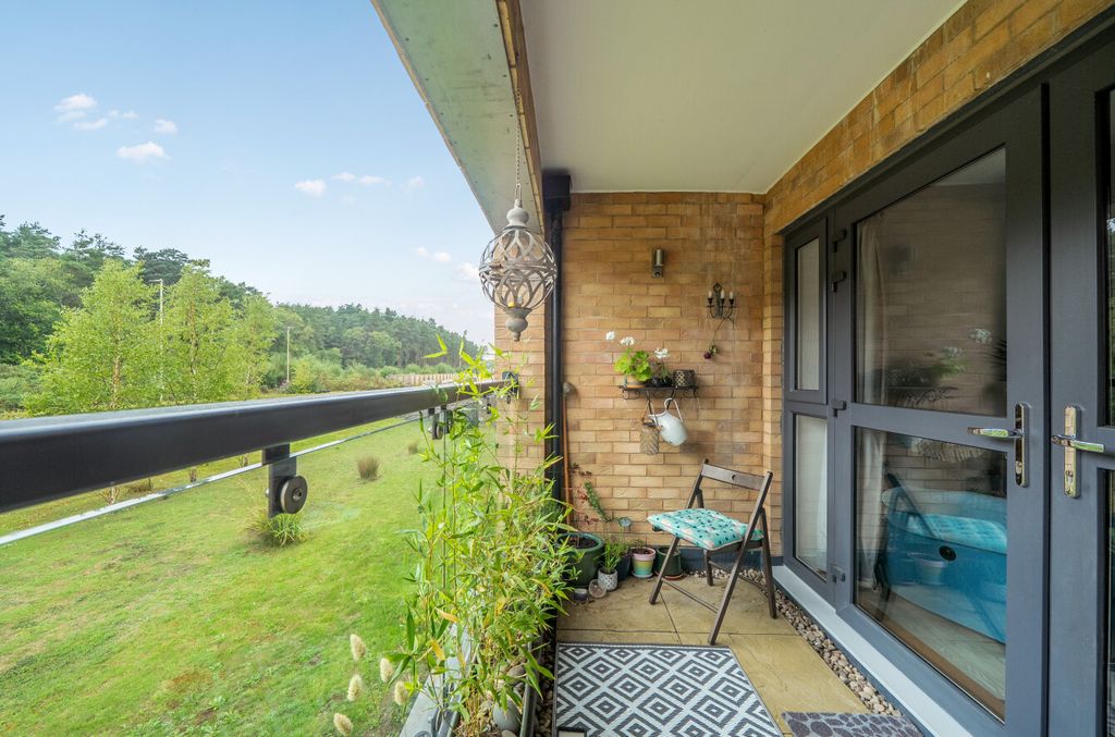 Property photo 3 of 16 1333988-16-6890d2...