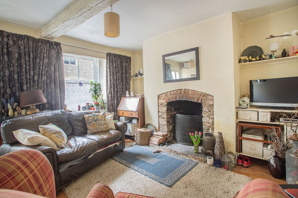 Property photo 2 of 12
