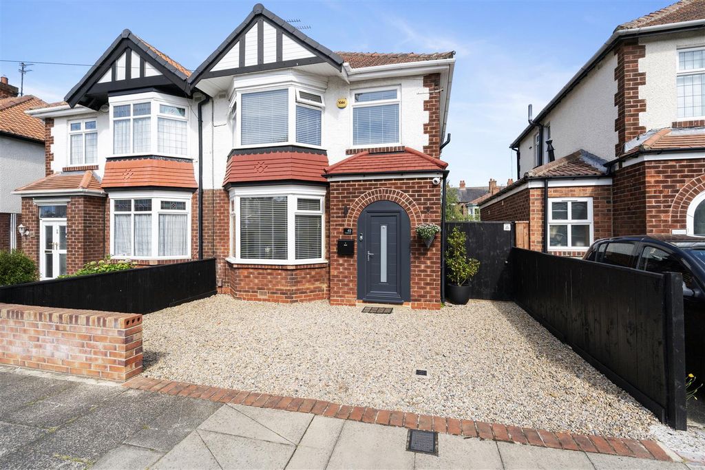 Property photo 1 of 30