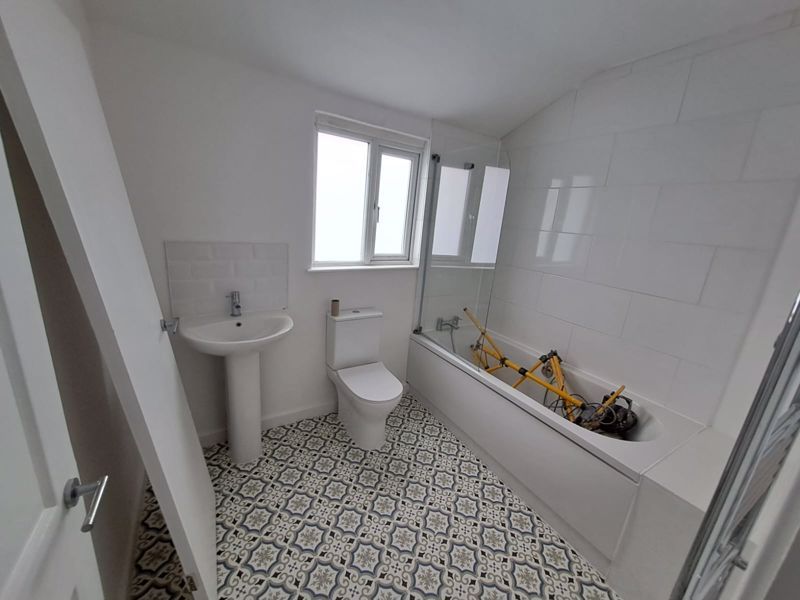Property photo 3 of 8 Photo 9
