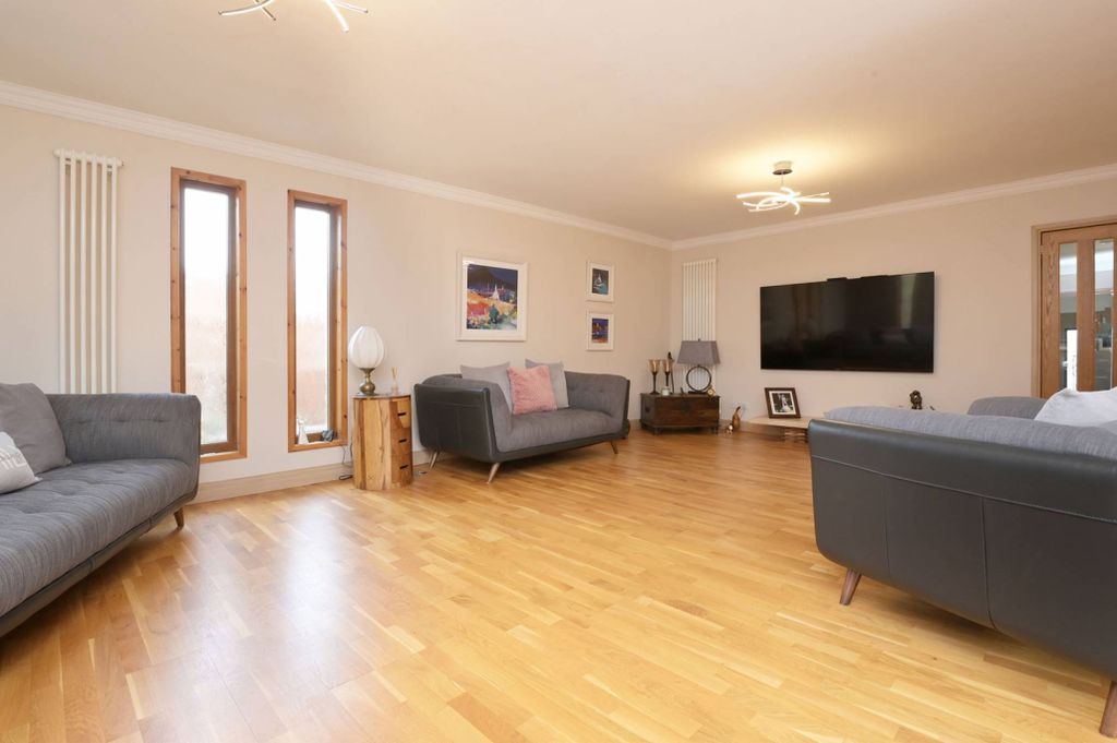 Property photo 3 of 30