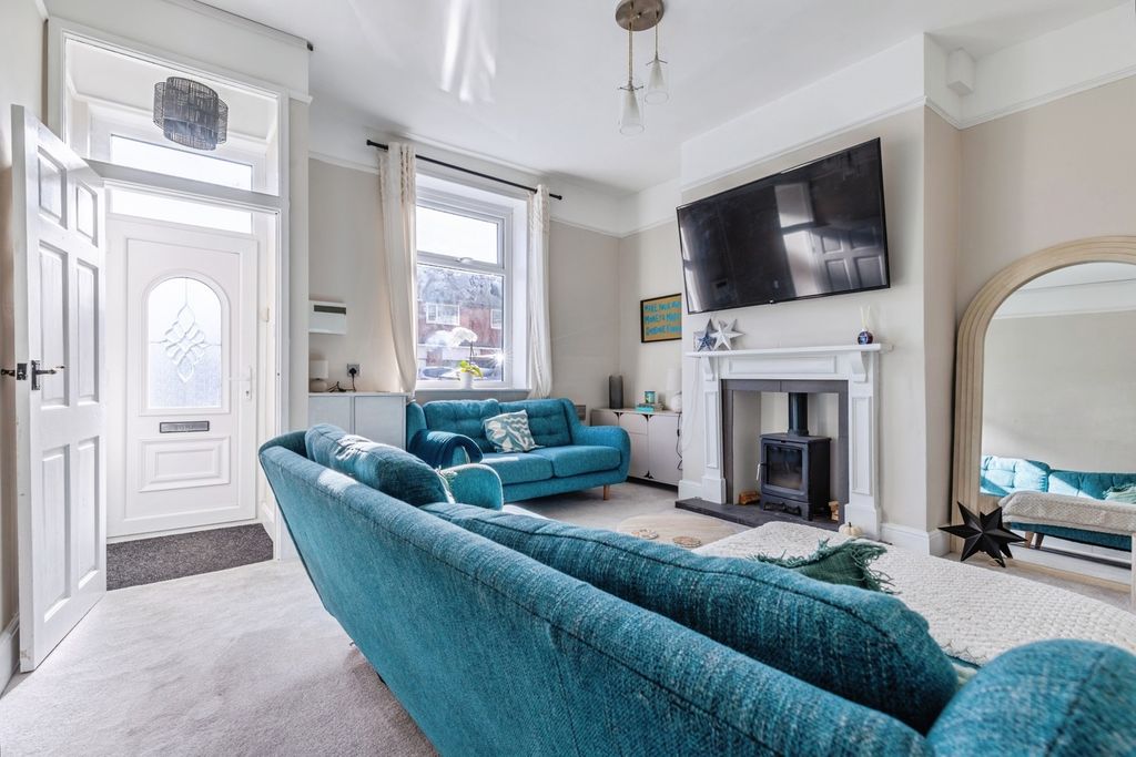 Property photo 2 of 16 Pbox-Img.Jpg